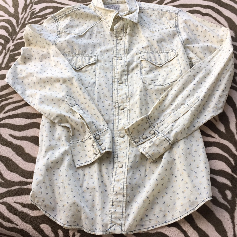Free People Classic western blouse. Snap closures